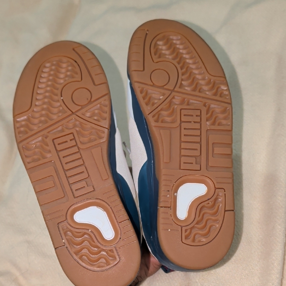 PUMA• Like New Men's Sneakers - Picture 6 of 6